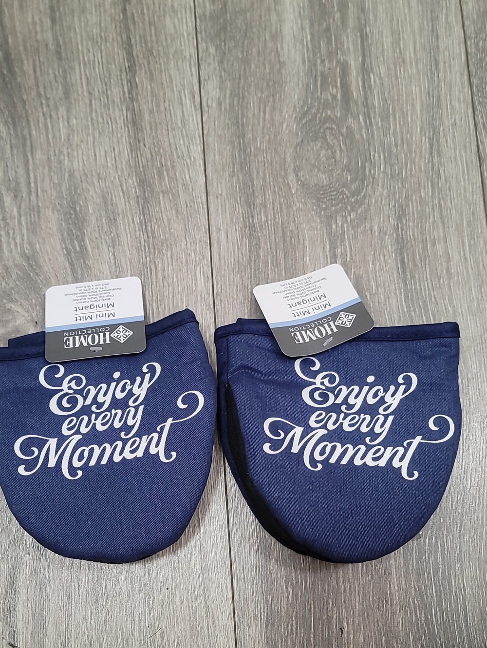 Home Collection Navy Oven Mitts - Enjoy Every Moment - Set of 2
